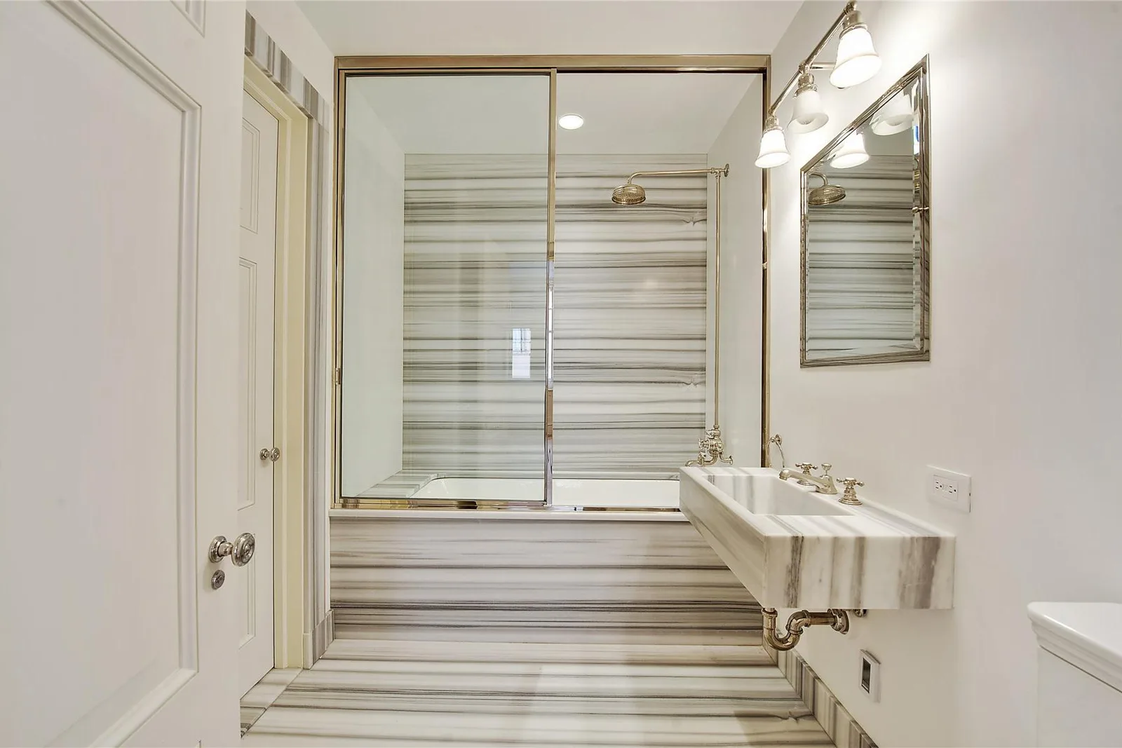 Bagni e top bagno in marmo · Marmi di Carrara