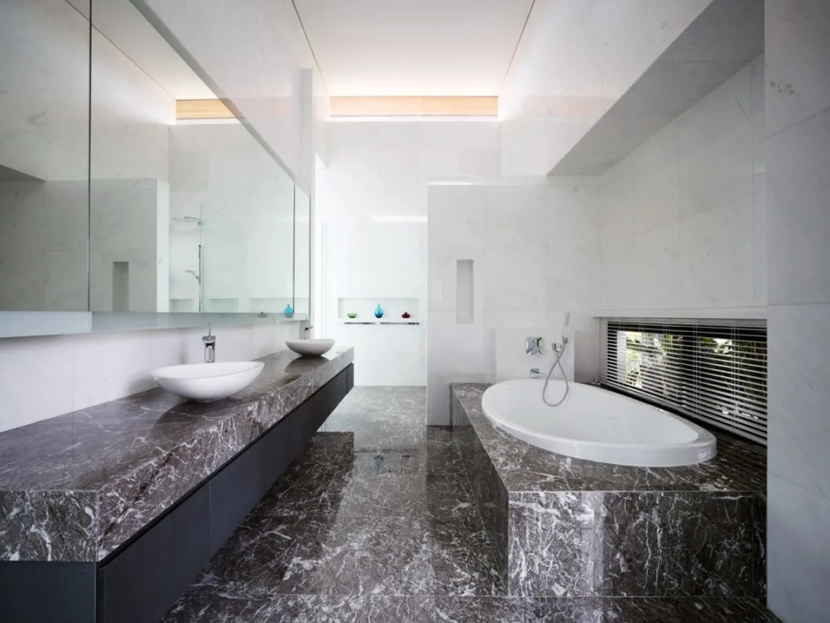 Bagno in marmo e pietra naturale · Marmi di Carrara · lavoro 19