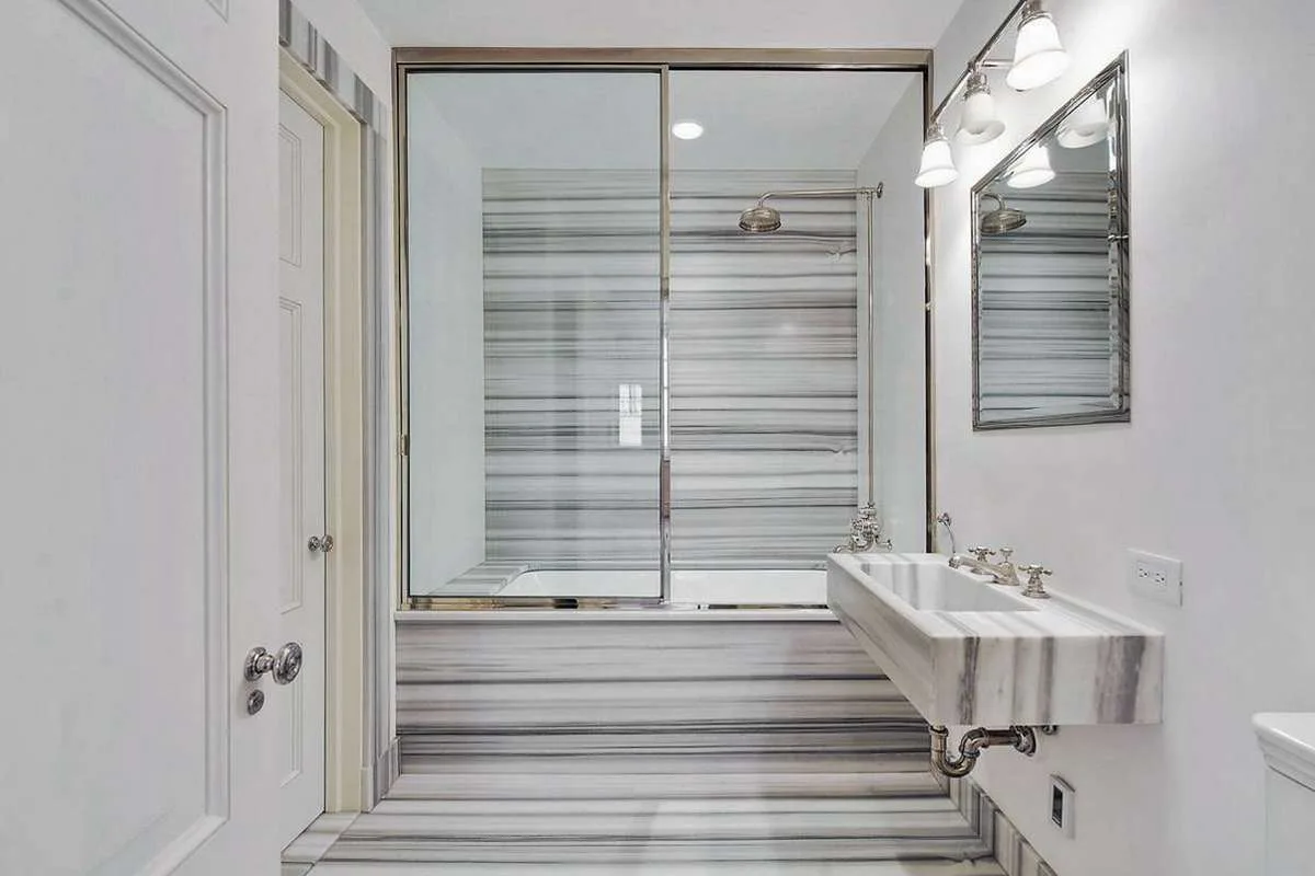 Bagno in marmo e pietra naturale · Marmi di Carrara · lavoro 36