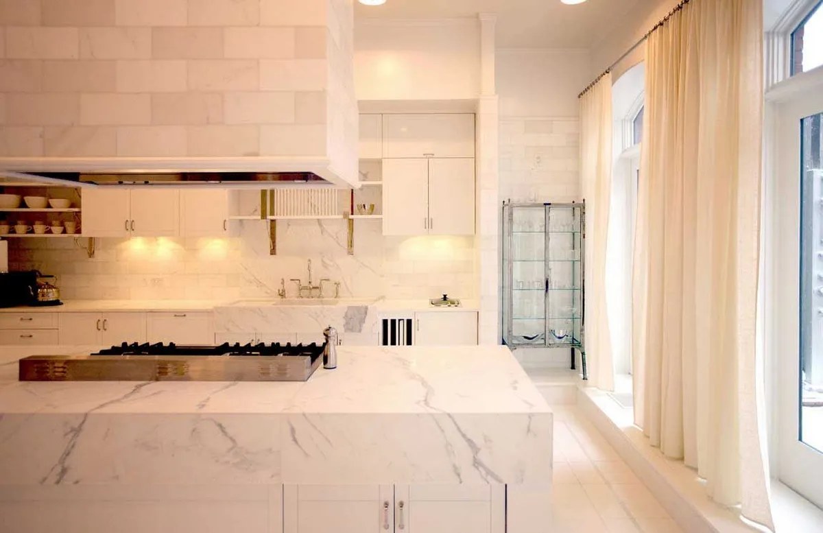Piano cucina in marmo e pietra naturale · Marmi di Carrara · lavoro 6