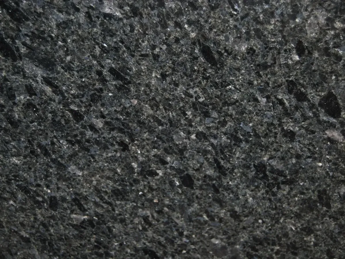 Angola Black Blue Moon · marm