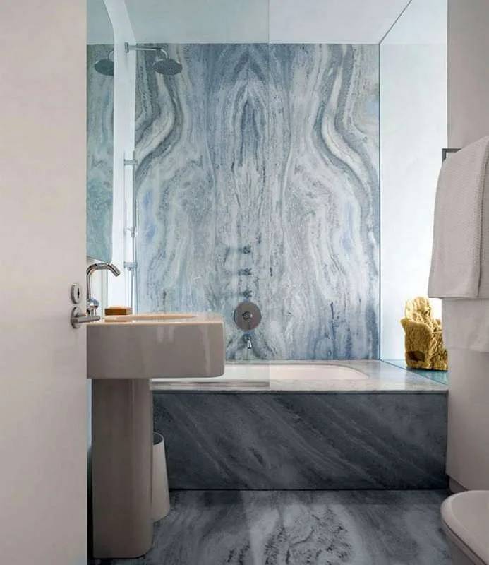 Bagni in marmo e pietra naturale · Marmi di Carrara · progetto 12